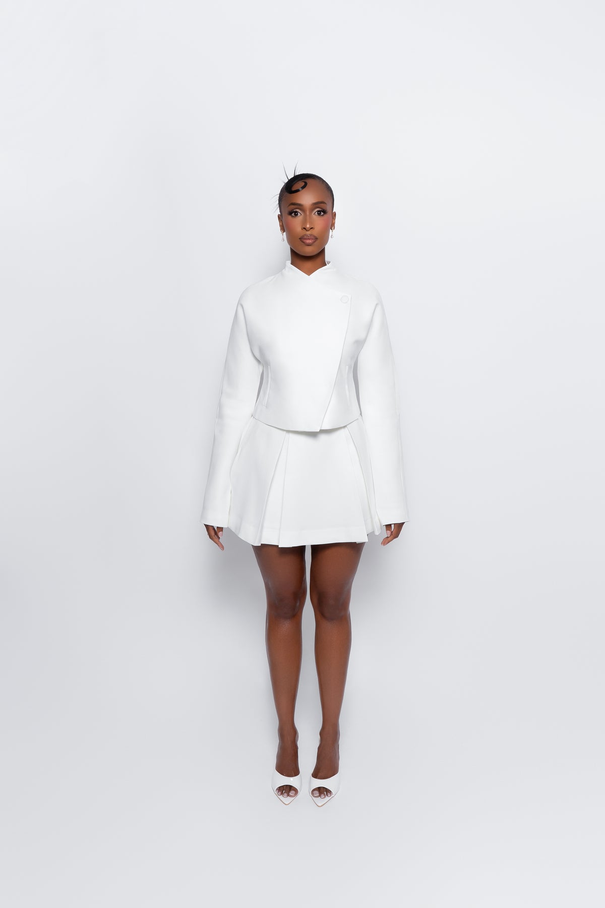Hikarei White Pleated Mini Skirt | Structured Mini Skirt